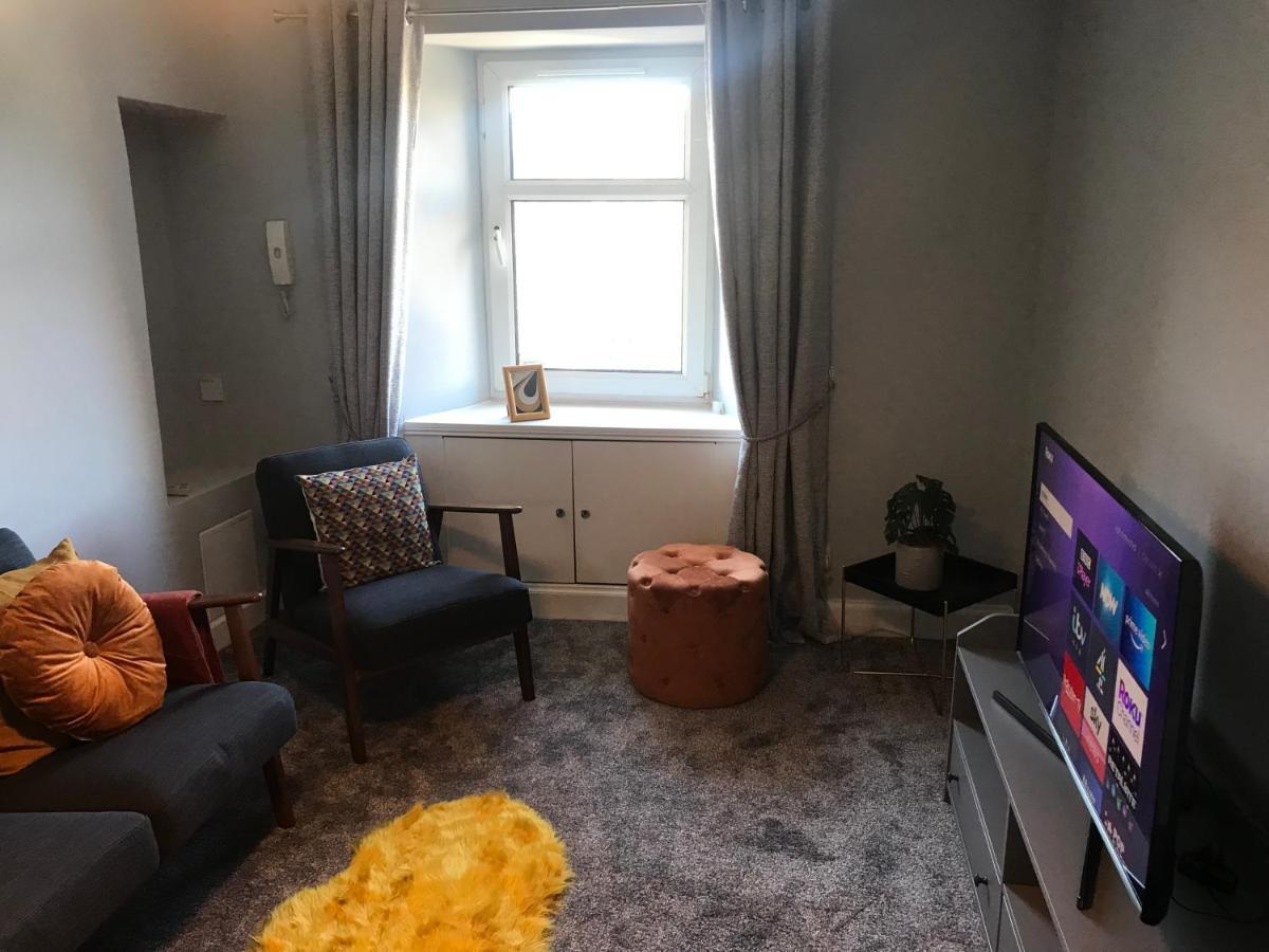 Fantastic 2 Bed Flat In Dunblane High Street Appartement Buitenkant foto