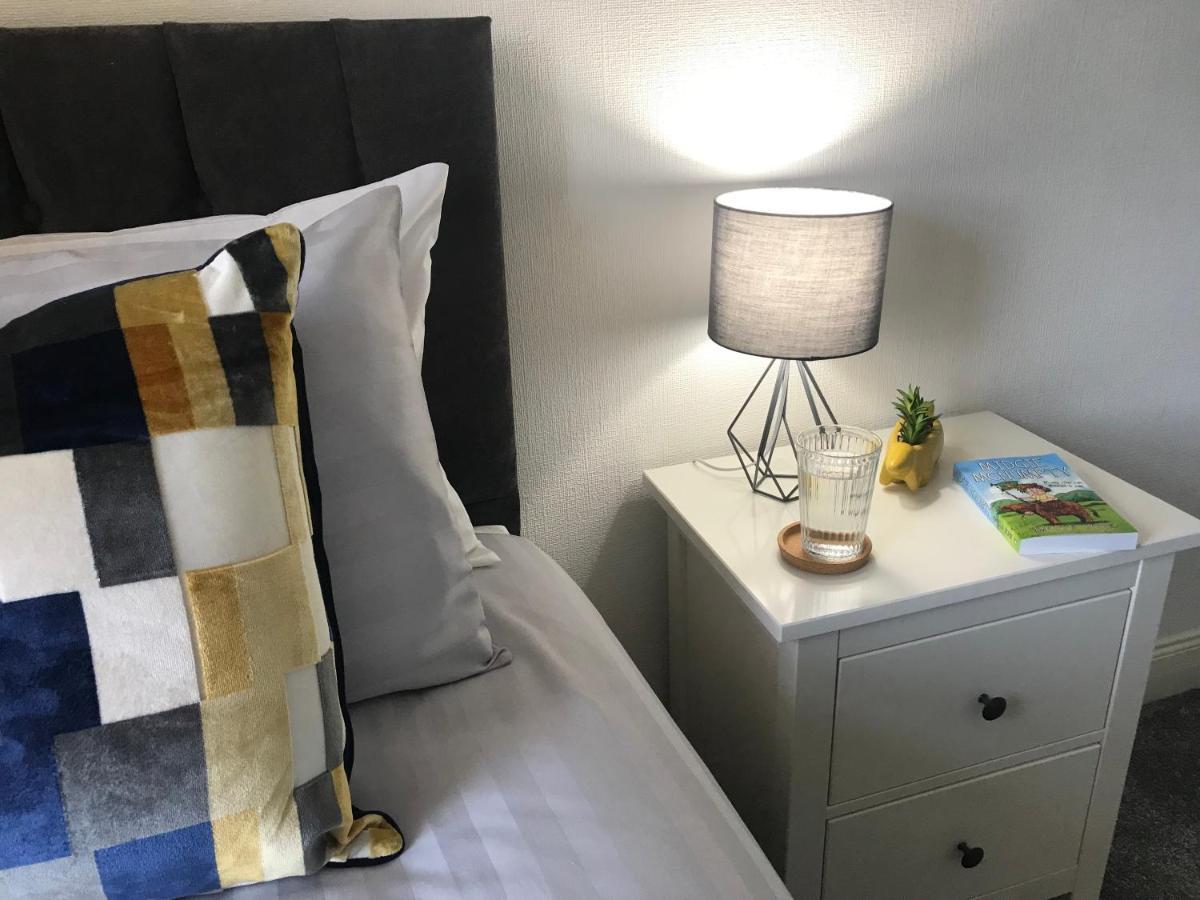 Fantastic 2 Bed Flat In Dunblane High Street Appartement Buitenkant foto